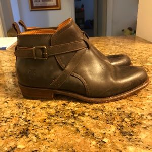 Frye women’s size 7 boots